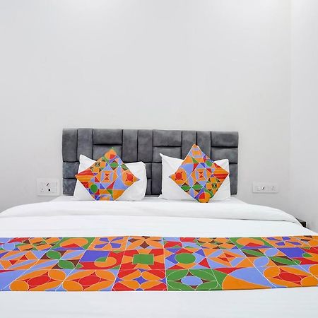 Отель Fabexpress Bhau Residency - Nr Mumbai International Airport Экстерьер фото